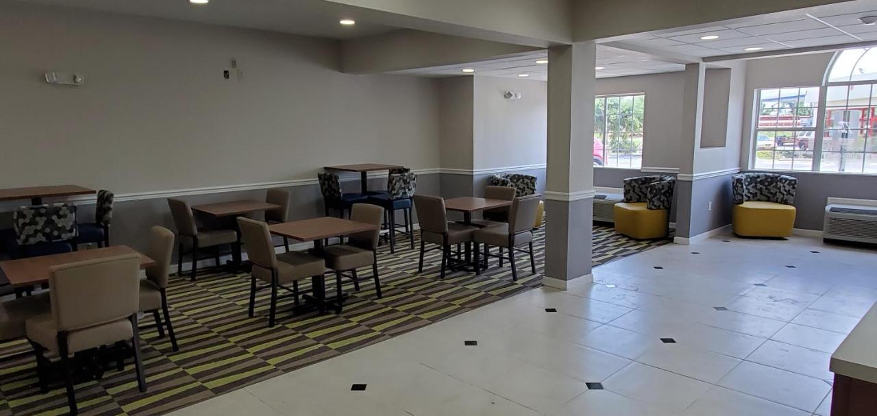 Microtel Inn & Suites By Wyndham Panama City Extérieur photo