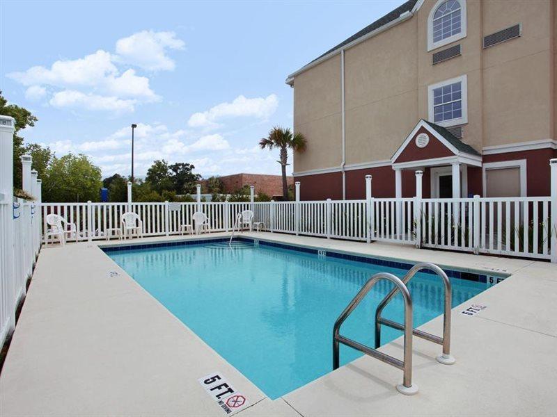 Microtel Inn & Suites By Wyndham Panama City Extérieur photo