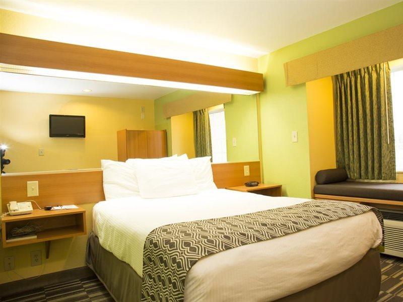 Microtel Inn & Suites By Wyndham Panama City Extérieur photo