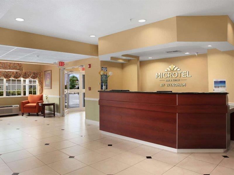 Microtel Inn & Suites By Wyndham Panama City Extérieur photo
