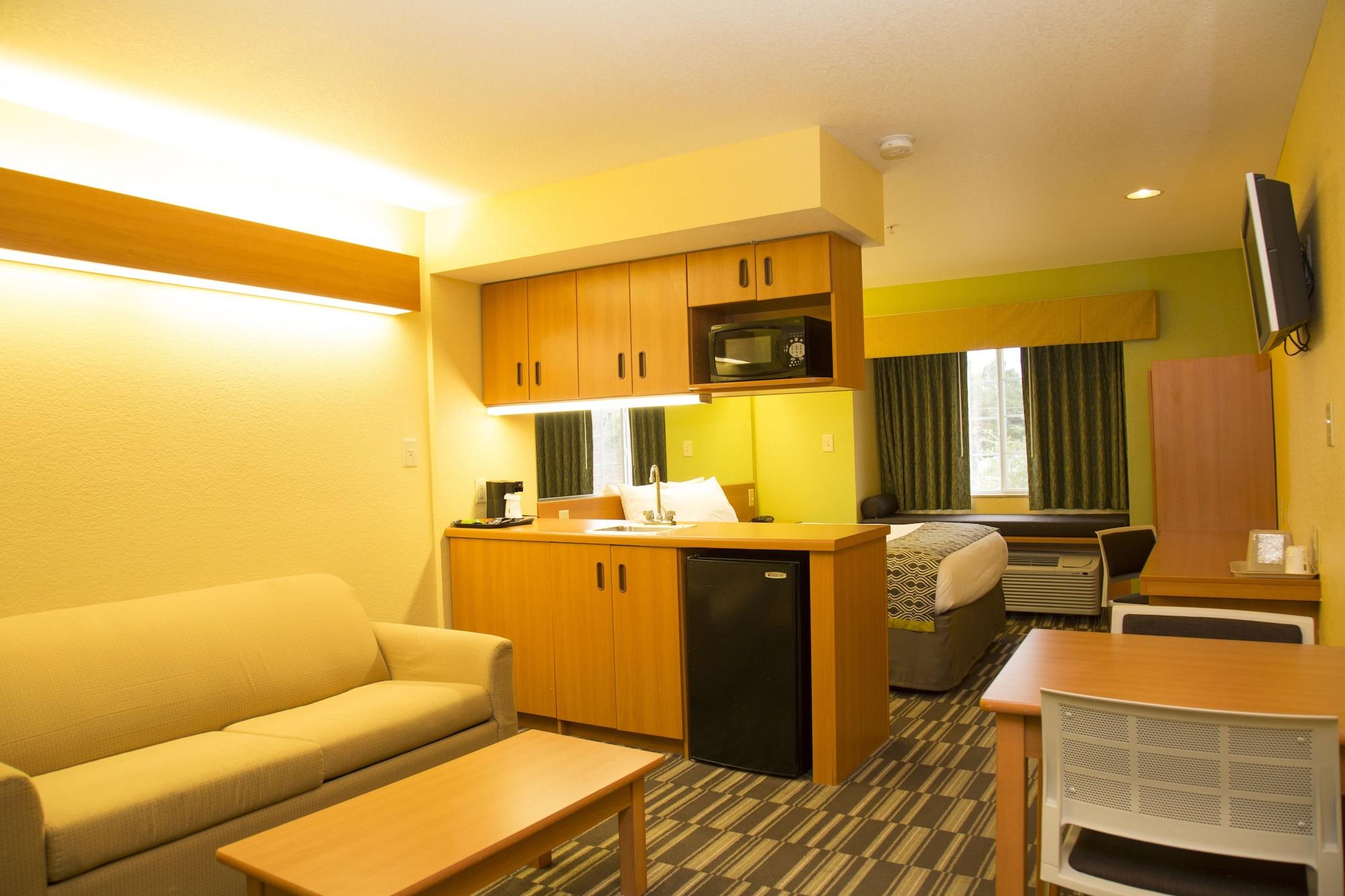 Microtel Inn & Suites By Wyndham Panama City Extérieur photo
