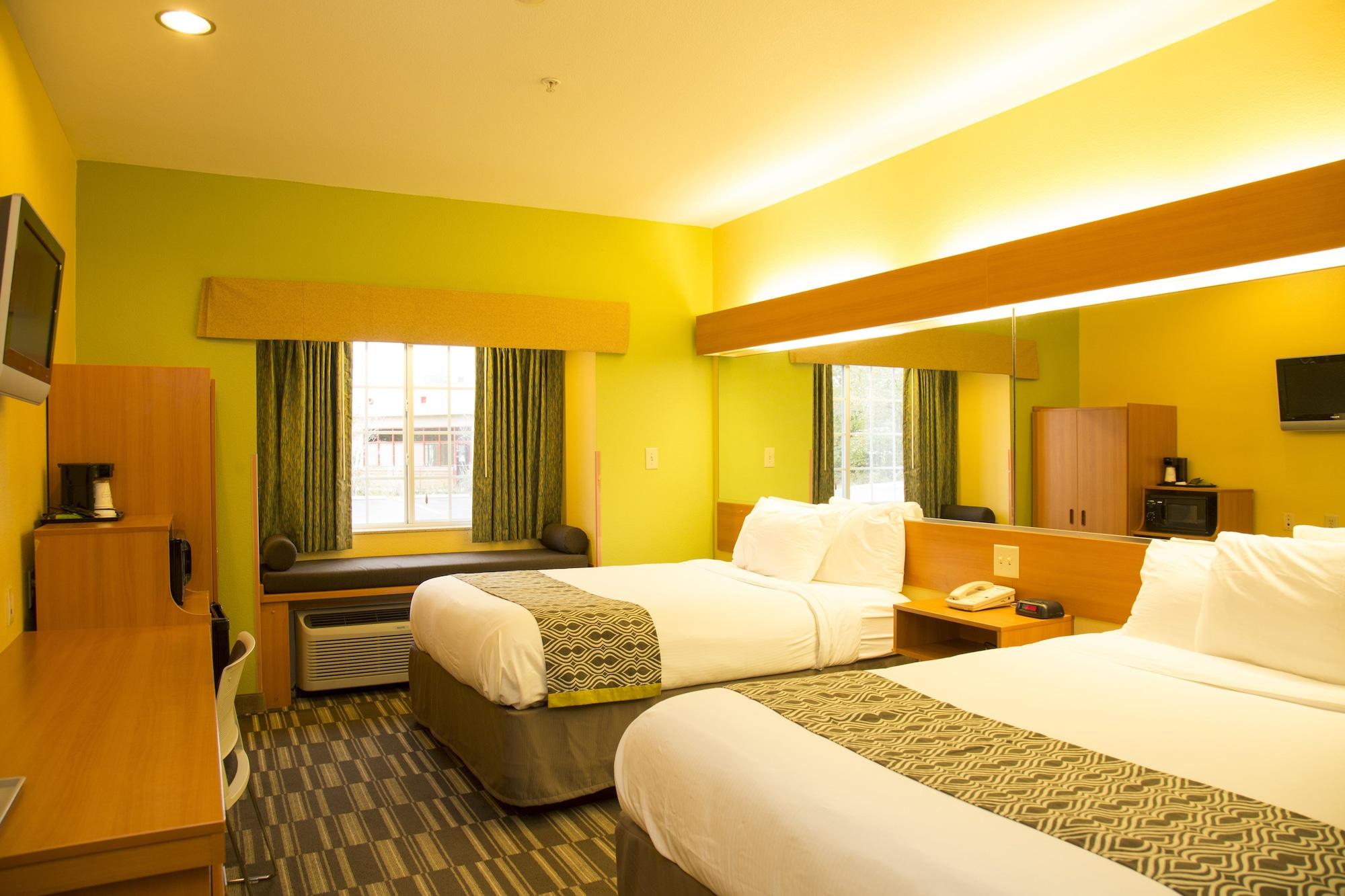 Microtel Inn & Suites By Wyndham Panama City Extérieur photo