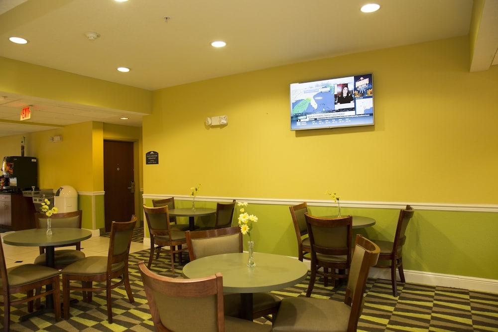 Microtel Inn & Suites By Wyndham Panama City Extérieur photo