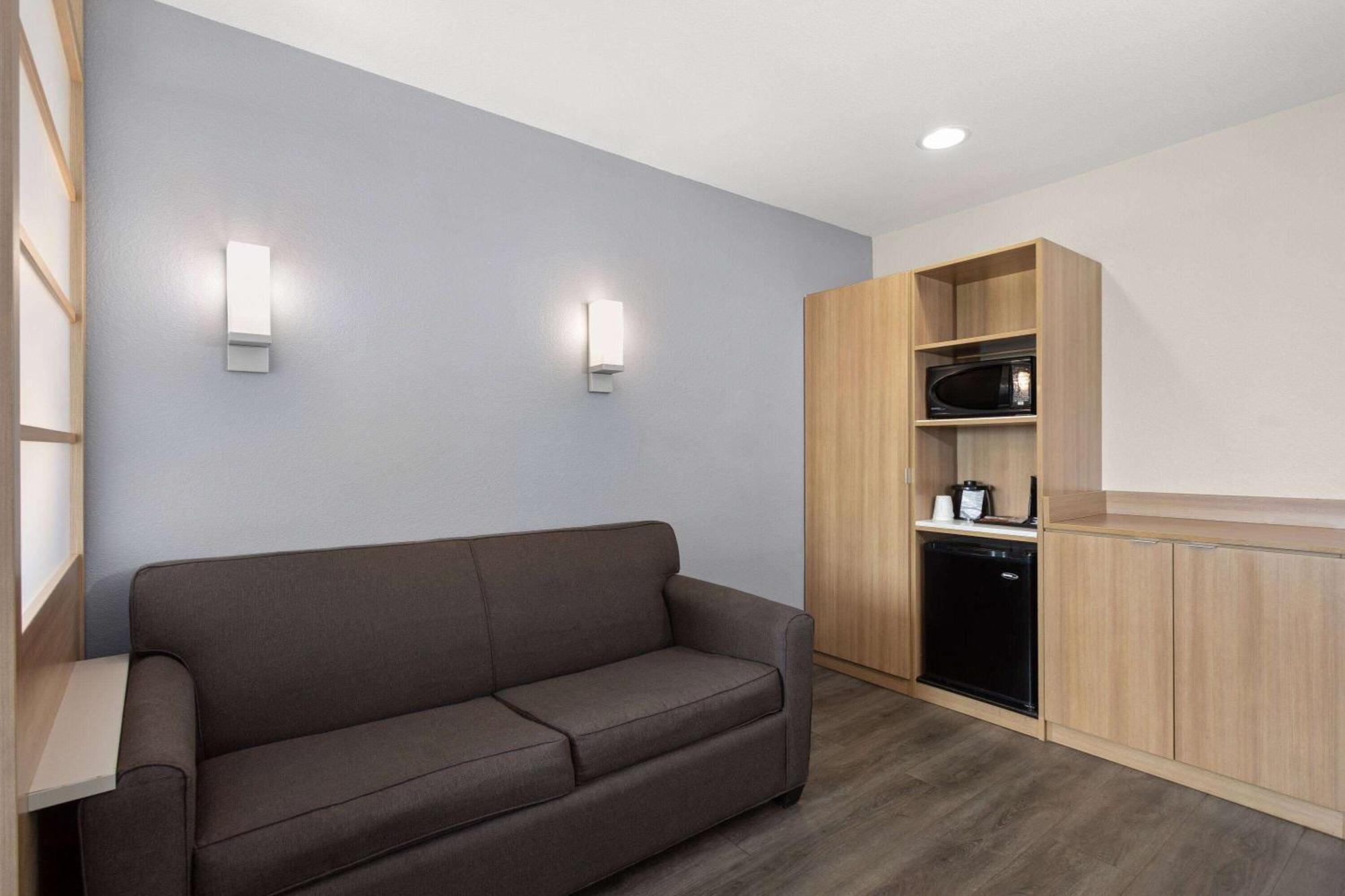Microtel Inn & Suites By Wyndham Panama City Extérieur photo