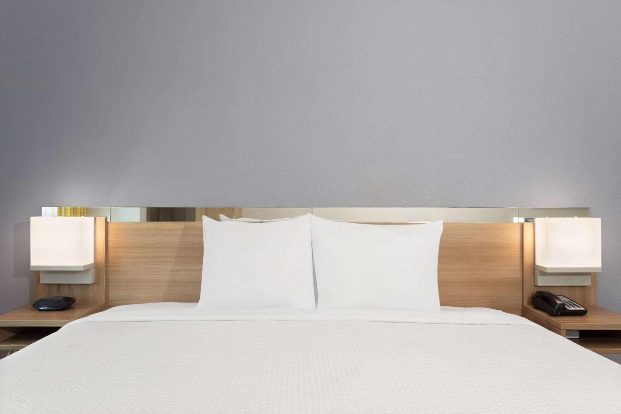 Microtel Inn & Suites By Wyndham Panama City Extérieur photo
