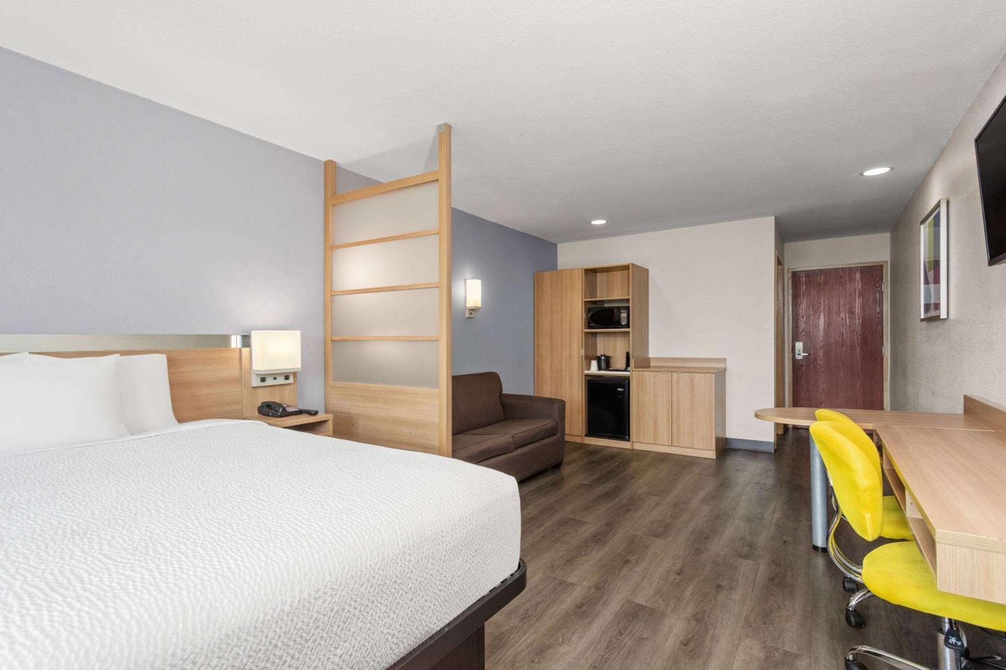 Microtel Inn & Suites By Wyndham Panama City Extérieur photo