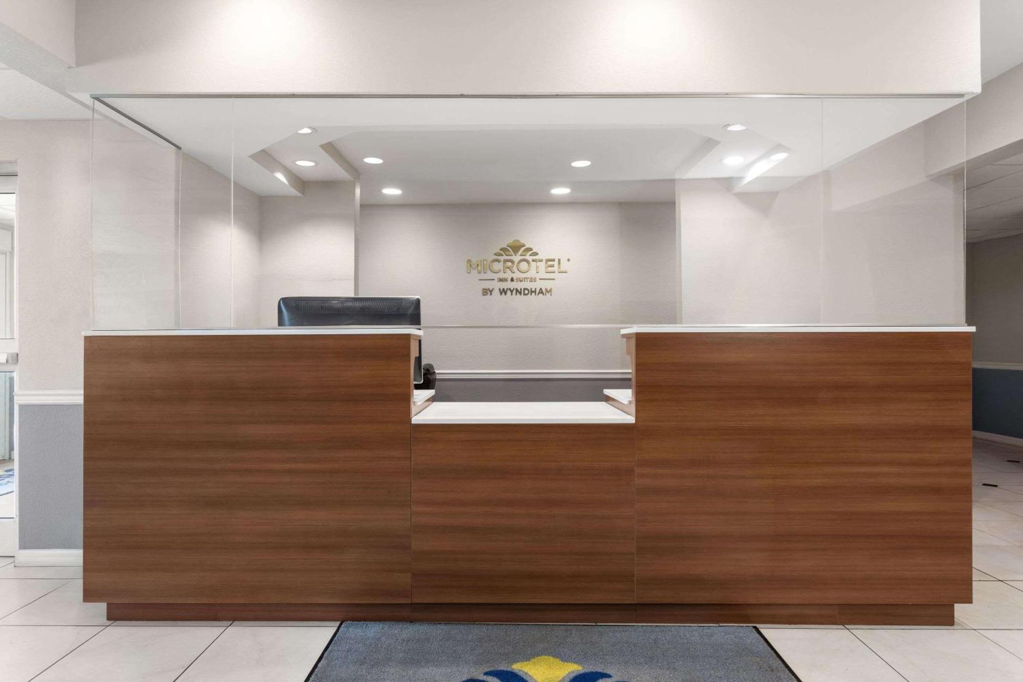 Microtel Inn & Suites By Wyndham Panama City Extérieur photo