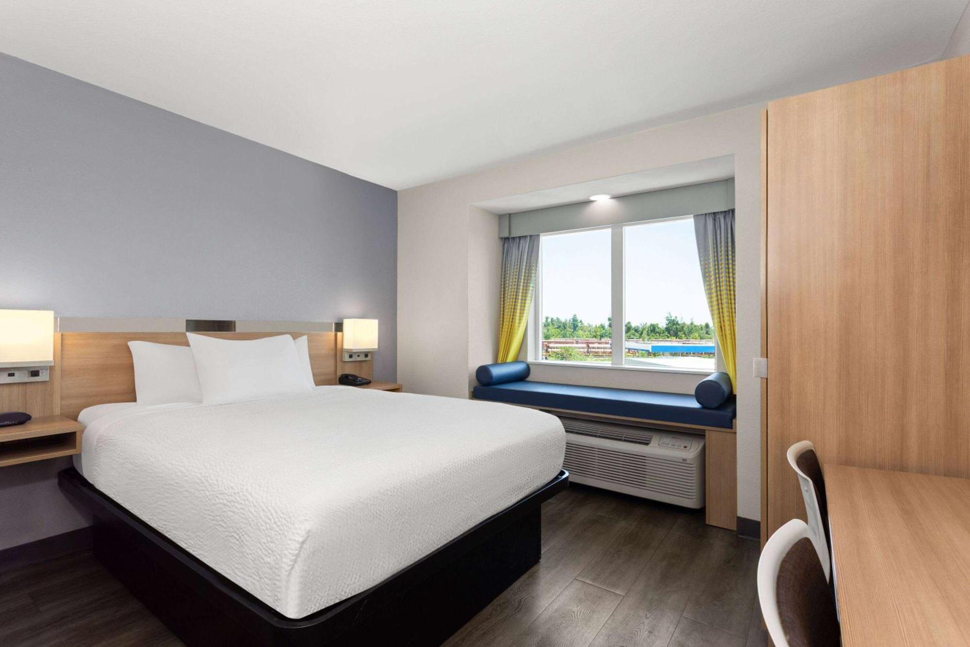 Microtel Inn & Suites By Wyndham Panama City Extérieur photo