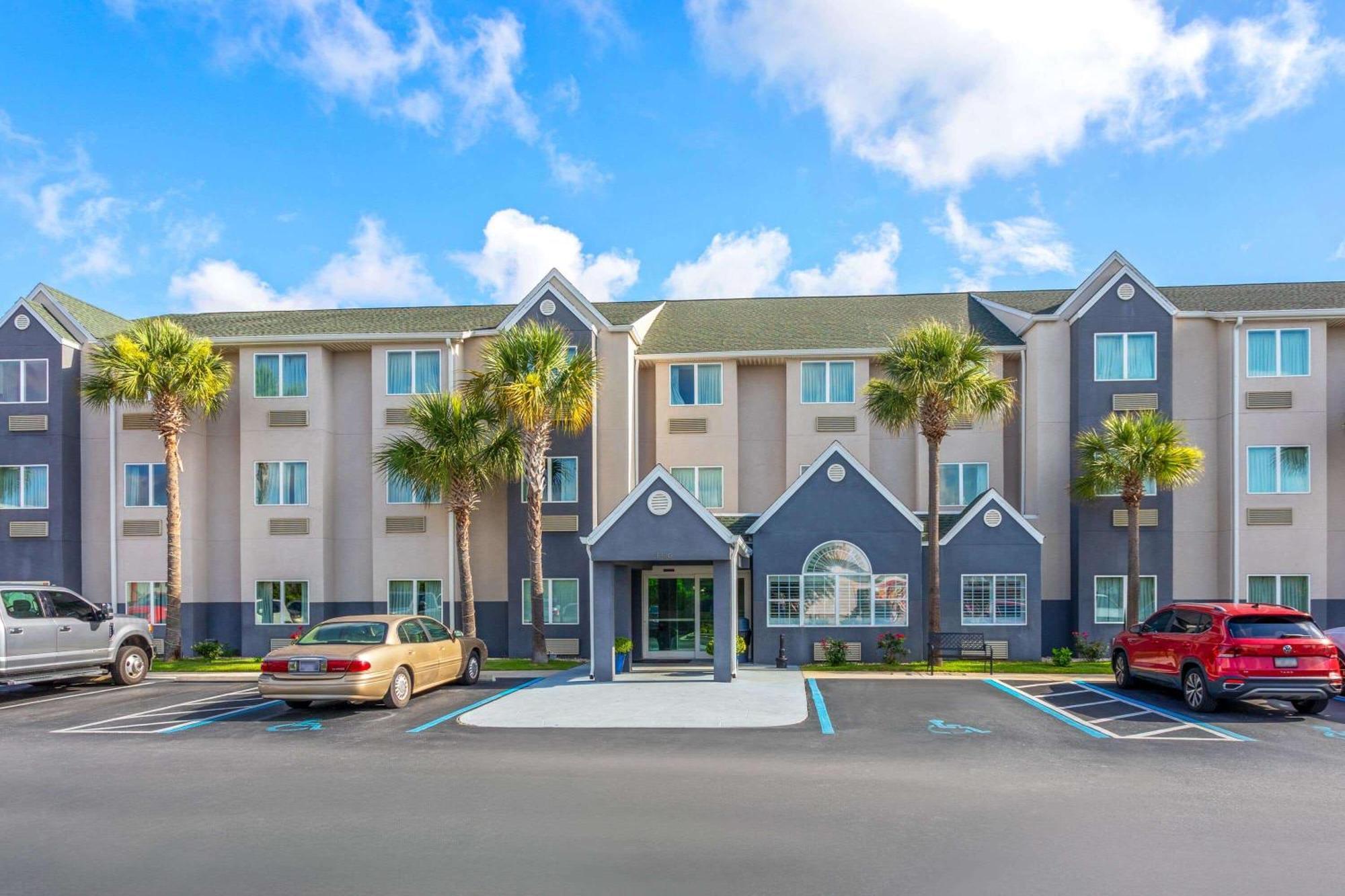 Microtel Inn & Suites By Wyndham Panama City Extérieur photo