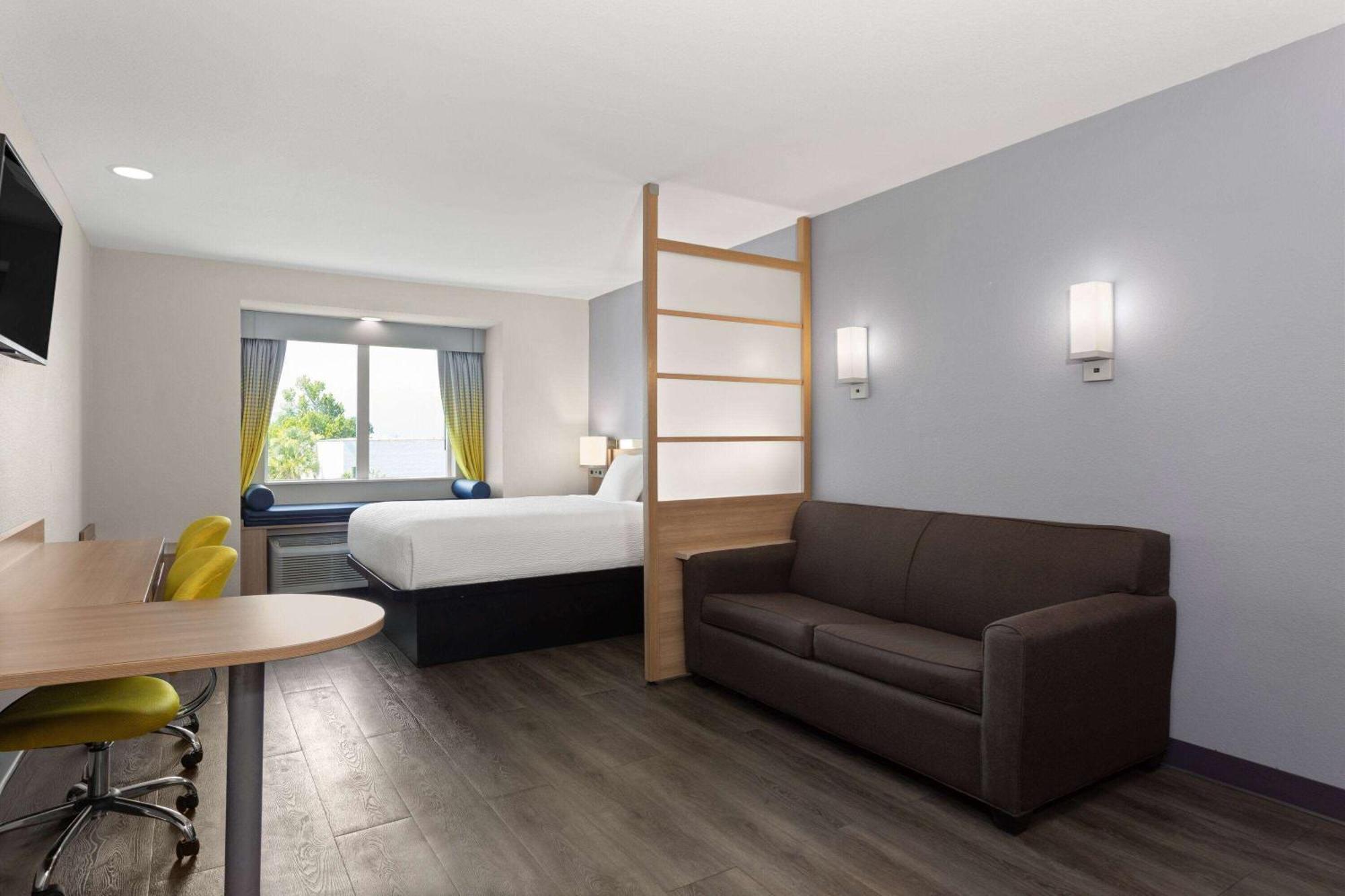 Microtel Inn & Suites By Wyndham Panama City Extérieur photo