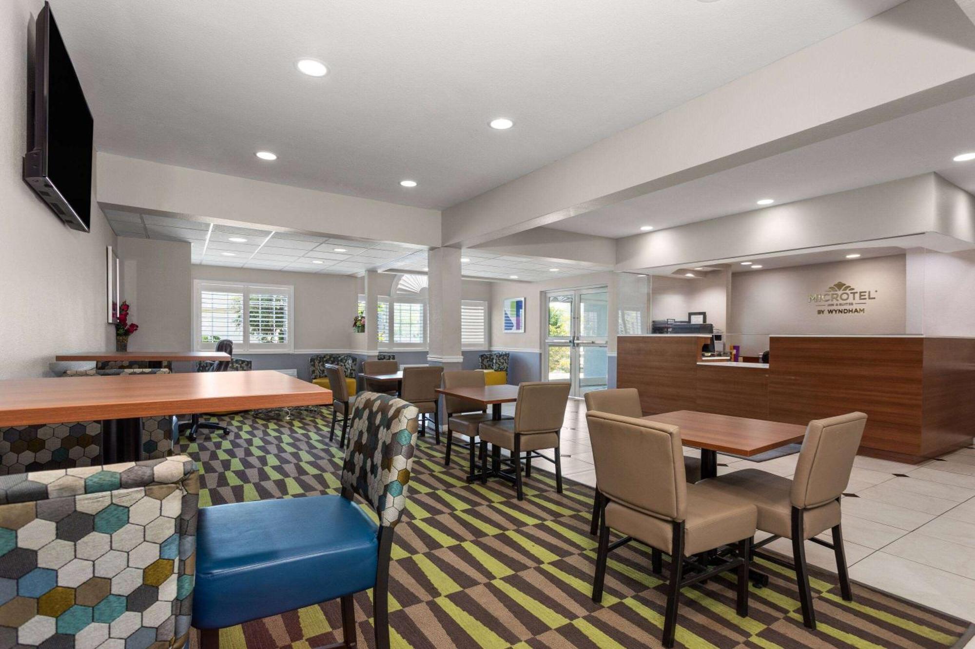 Microtel Inn & Suites By Wyndham Panama City Extérieur photo